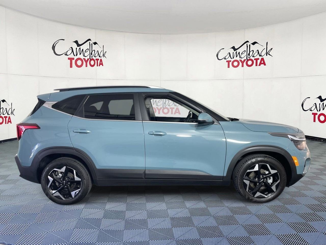 Used 2025 Kia Seltos EX w/ EX Sunroof Package image 8