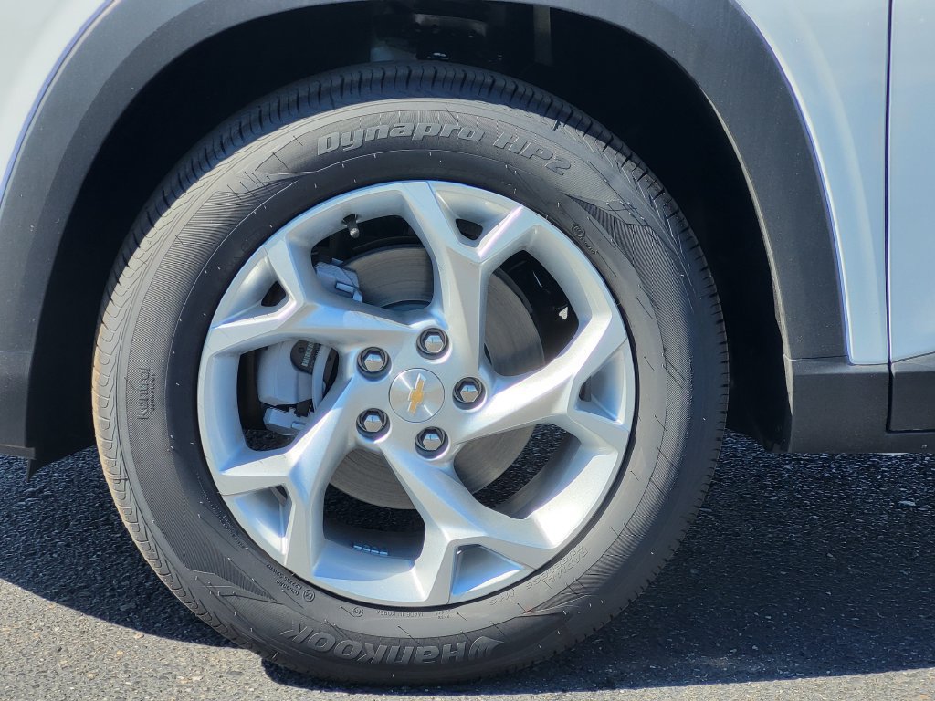 New 2026 Chevrolet Trax LS w/ LS Convenience Package FWD image 5