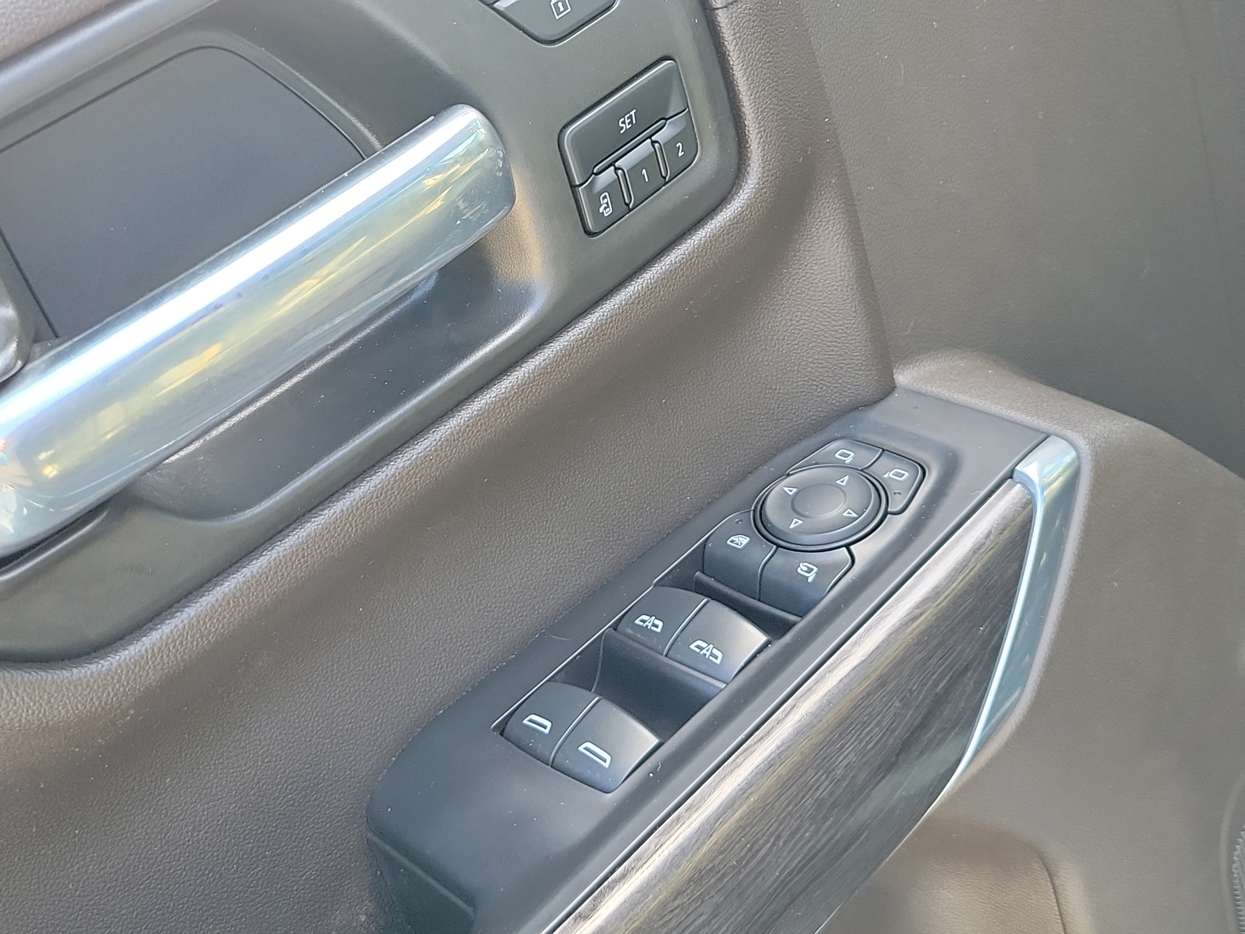 Used 2021 Chevrolet Silverado 1500 LTZ w/ Technology Package AWD/4WD image 20