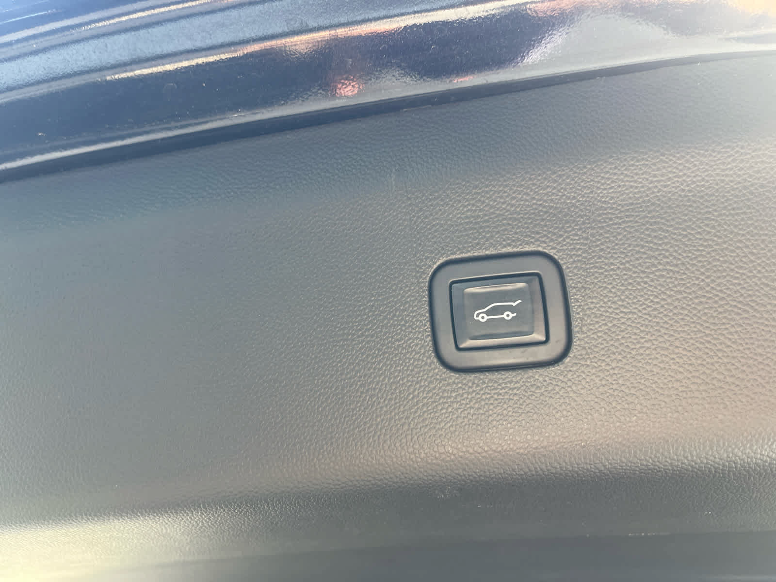 Used 2023 Buick Enclave Essence w/ Experience Buick Package FWD image 34