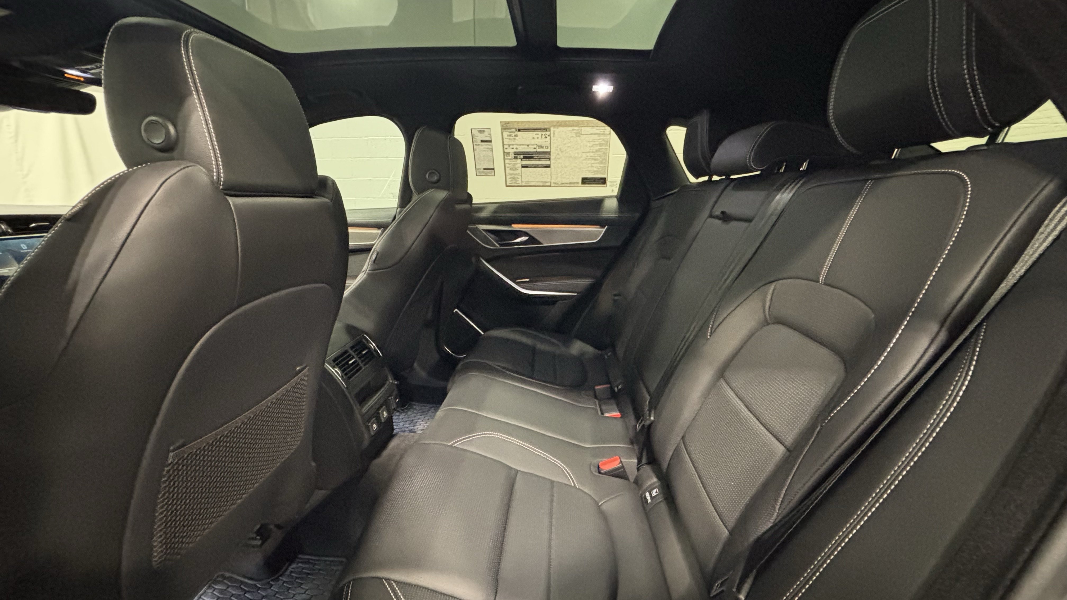 New 2026 Jaguar F-PACE R-Dynamic S AWD/4WD image 6