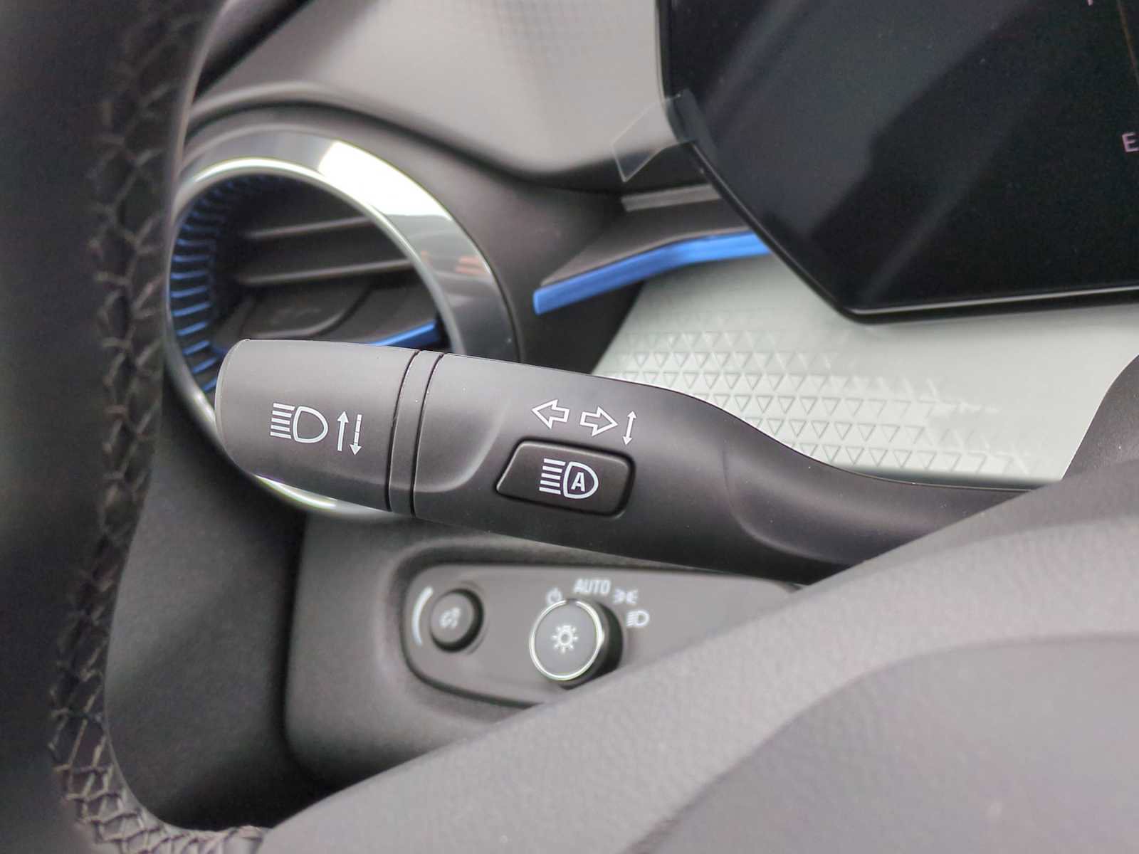 New 2026 Chevrolet Trax LT w/ Driver Confidence Package image 25