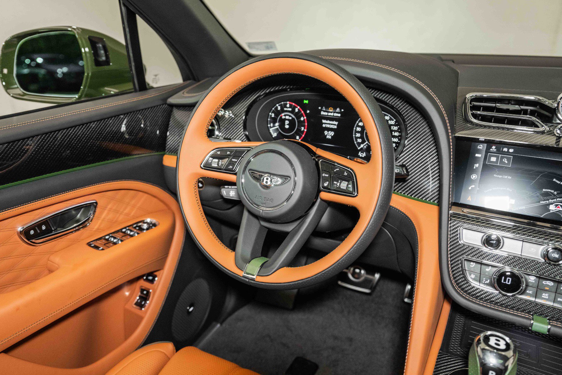 New 2024 Bentley Bentayga Extended Wheelbase image 31