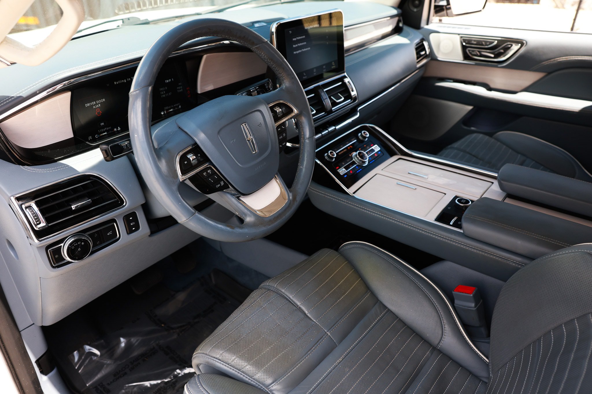 Used 2020 Lincoln Navigator L Black Label w/ Cargo Convenience Package AWD/4WD image 6
