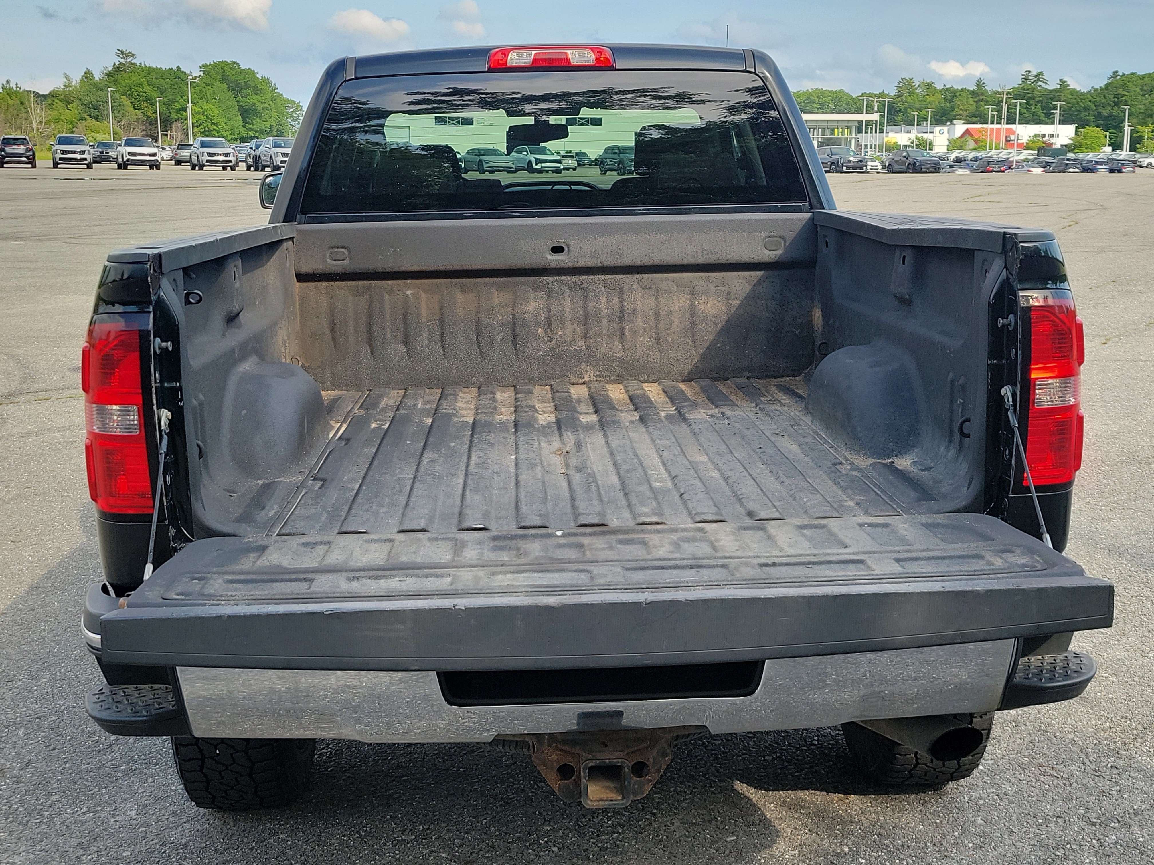 Used 2015 GMC Sierra 2500 SLE w/ SLE Preferred Package AWD/4WD image 17