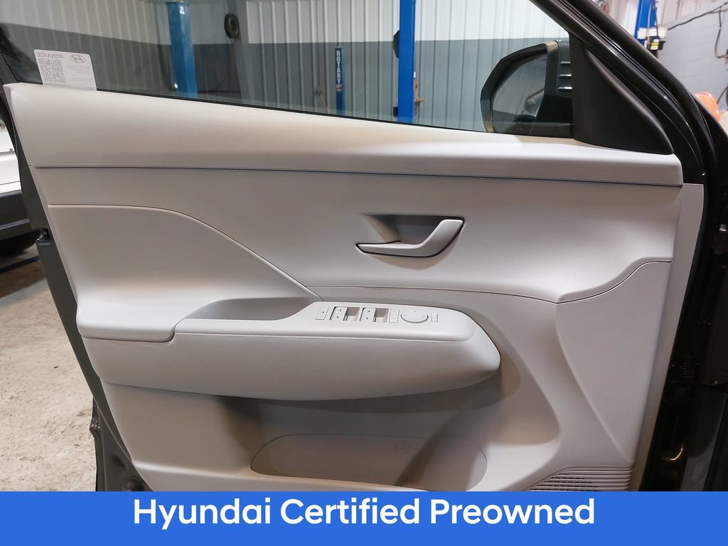 Certified 2025 Hyundai Kona SEL FWD image 28