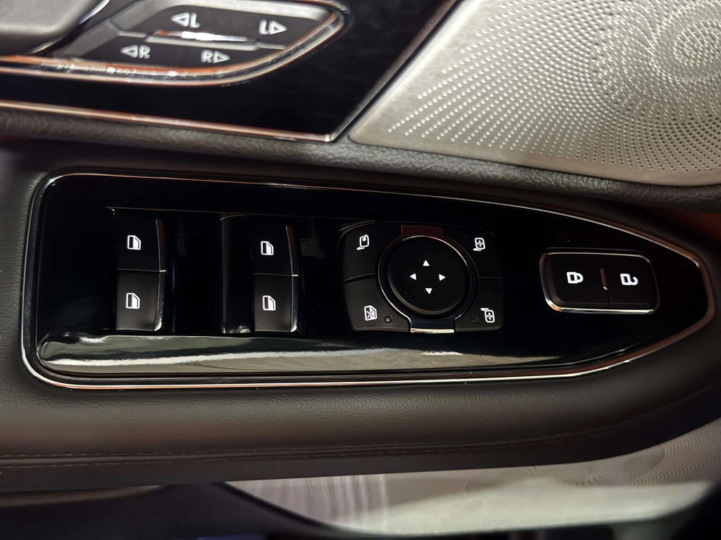 Certified 2023 Lincoln Navigator Reserve AWD/4WD image 9