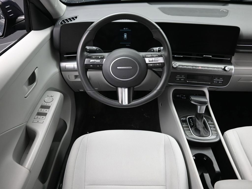 Used 2025 Hyundai Kona SEL AWD/4WD image 12