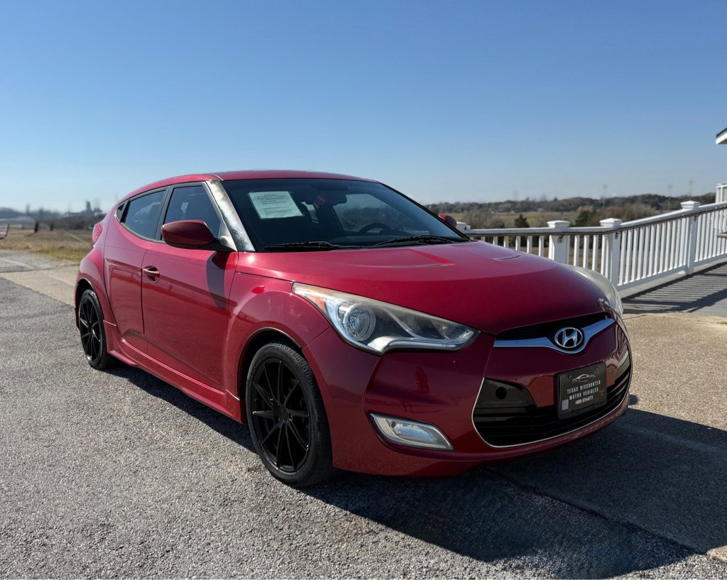 Used 2013 Hyundai Veloster RE:MIX Edition image 3
