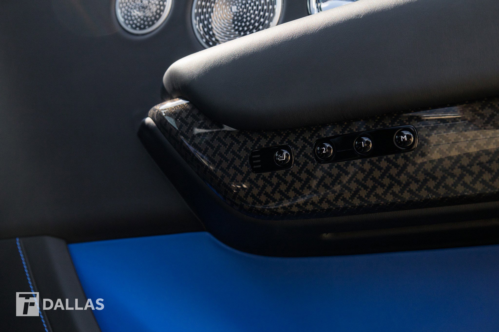 Used 2022 Rolls-Royce Cullinan Black Badge w/ Dark Exterior Package image 36