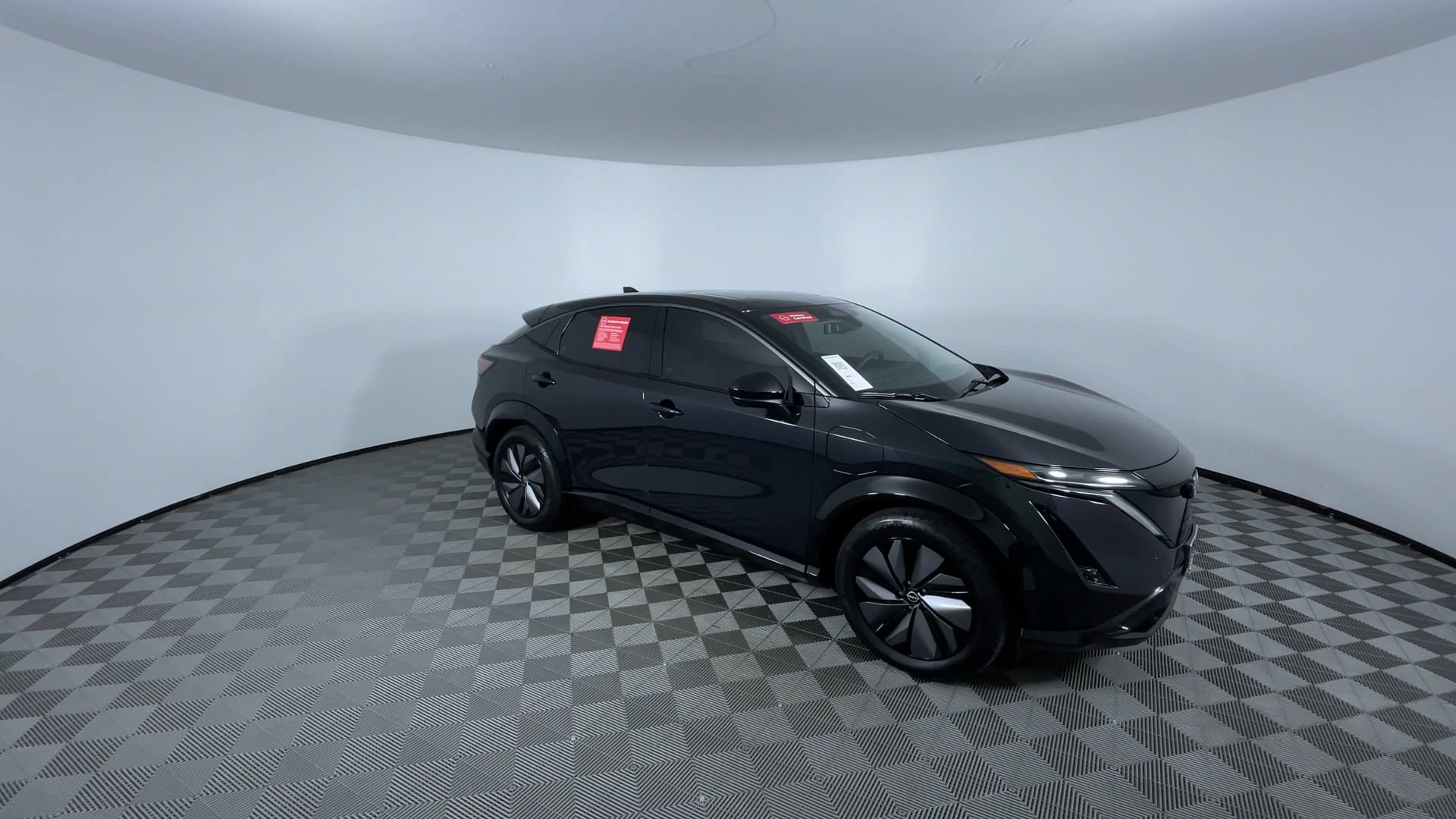Used 2024 Nissan Ariya AWD image 2