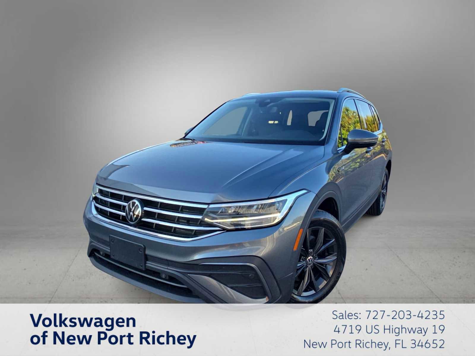 Used 2024 Volkswagen Tiguan SE image 1