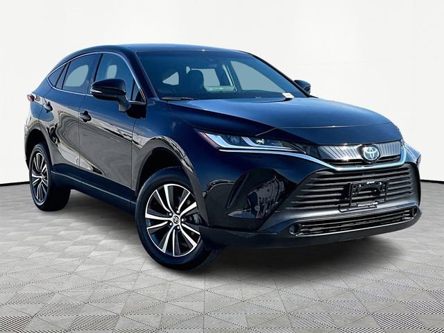 Used 2023 Toyota Venza LE image 1