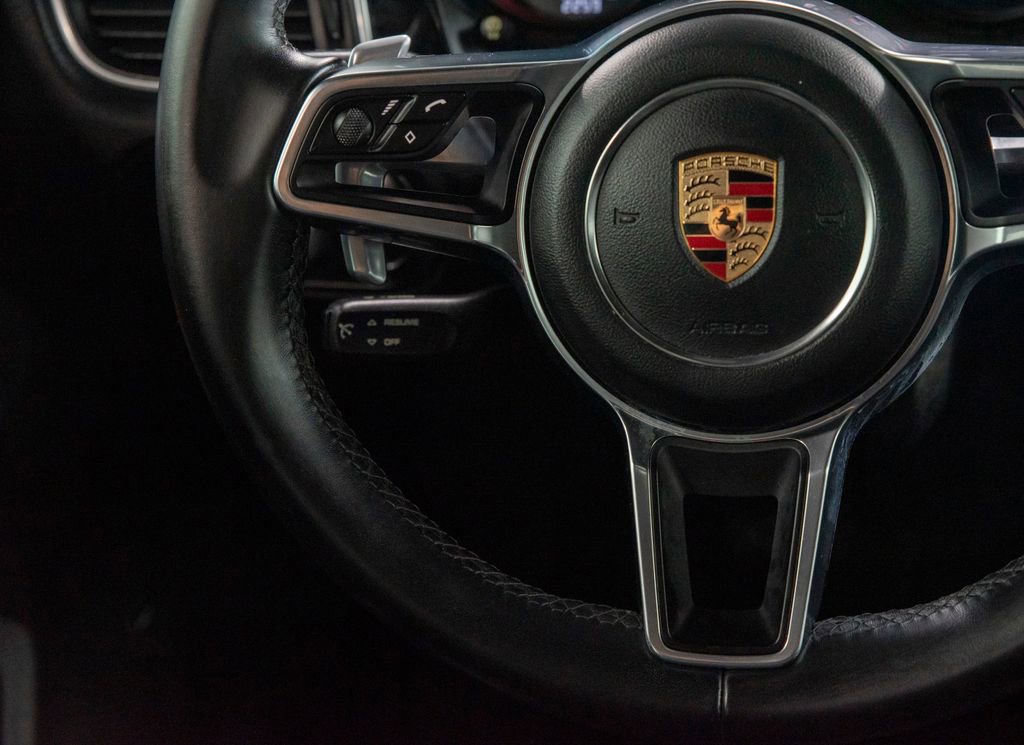 Used 2018 Porsche Macan S image 26