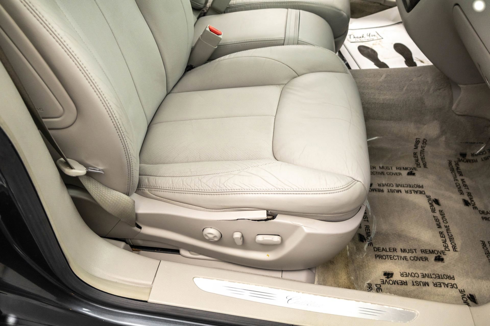 Used 2011 Cadillac DTS Luxury image 40