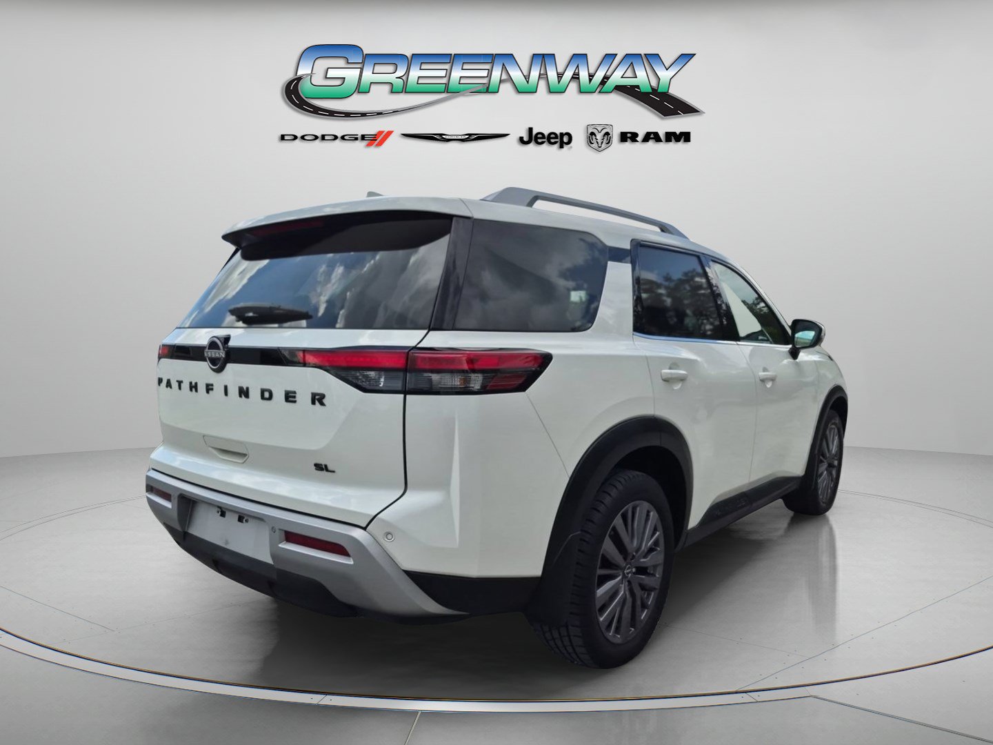 Used 2022 Nissan Pathfinder SL w/ SL Premium Package FWD image 3