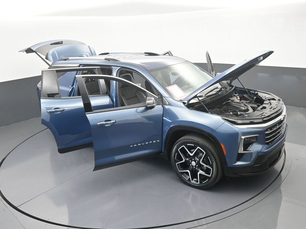 Used 2025 Chevrolet Traverse High Country image 82
