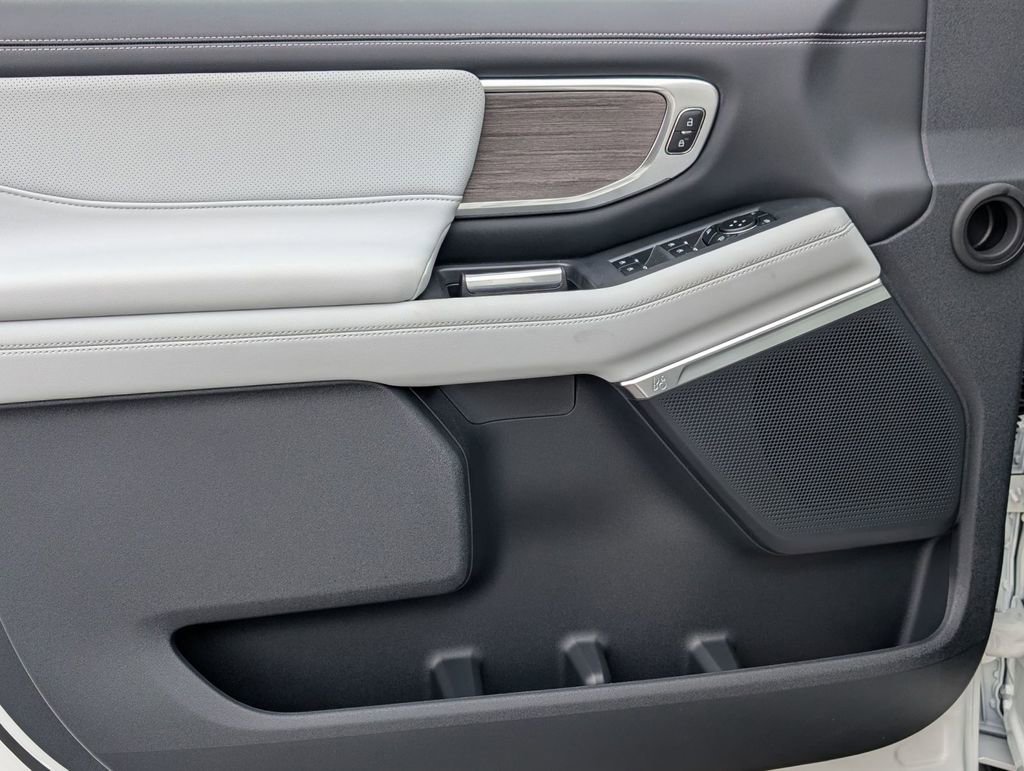 New 2026 Ford Expedition Max Platinum image 29