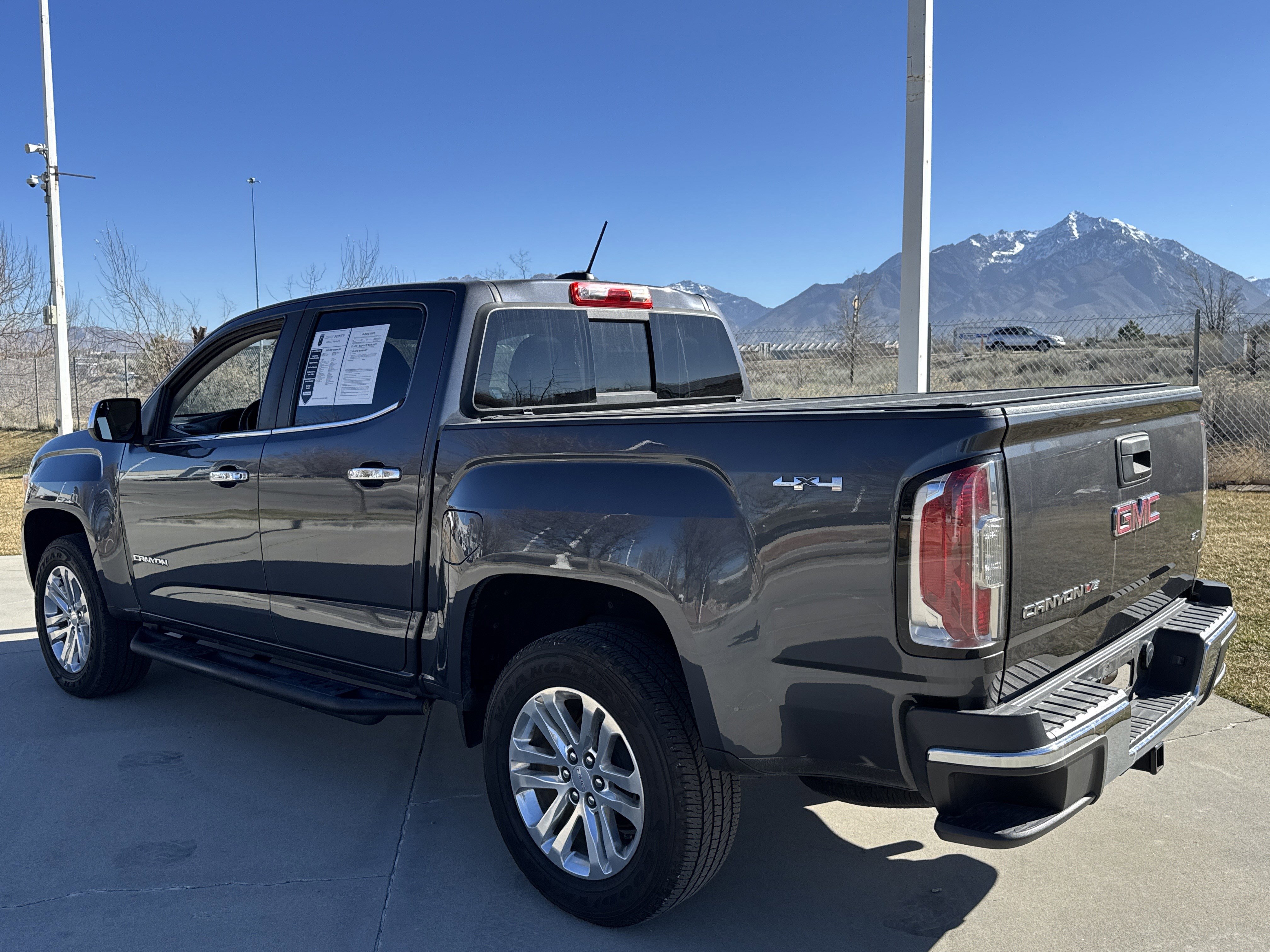 Used 2017 GMC Canyon SLT w/ Driver Alert Package image 3