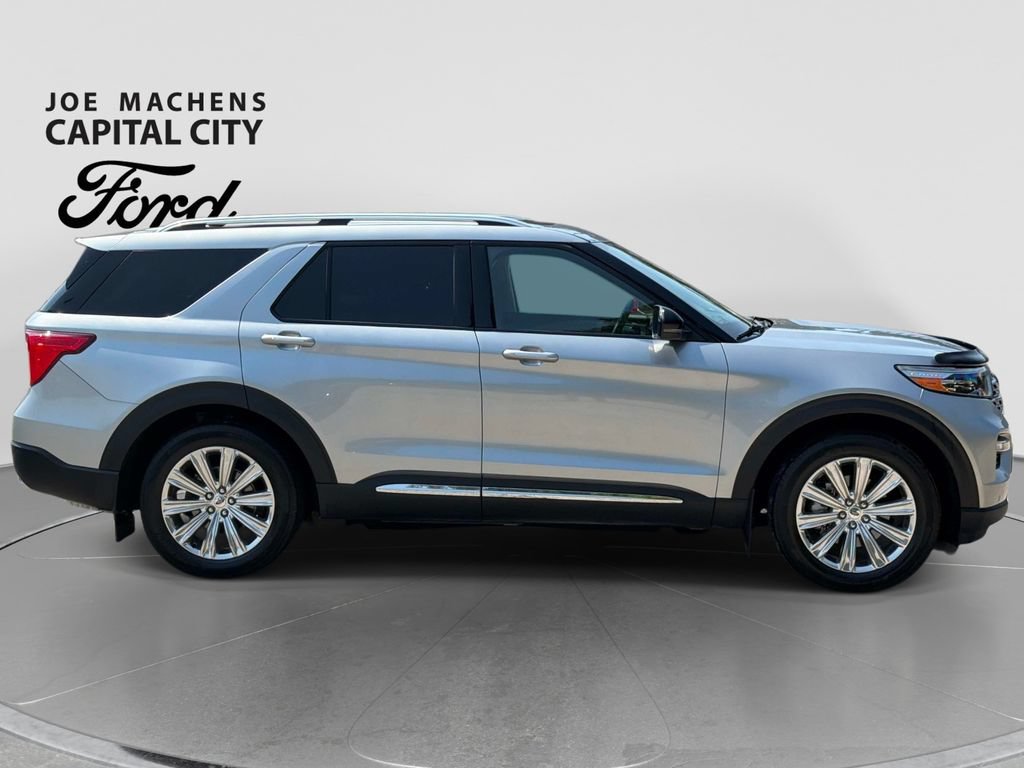 Used 2022 Ford Explorer Limited w/ Equipment Group 301A AWD/4WD image 3