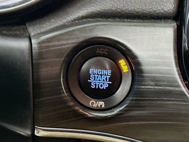 Used 2019 Jeep Grand Cherokee Limited AWD/4WD image 19