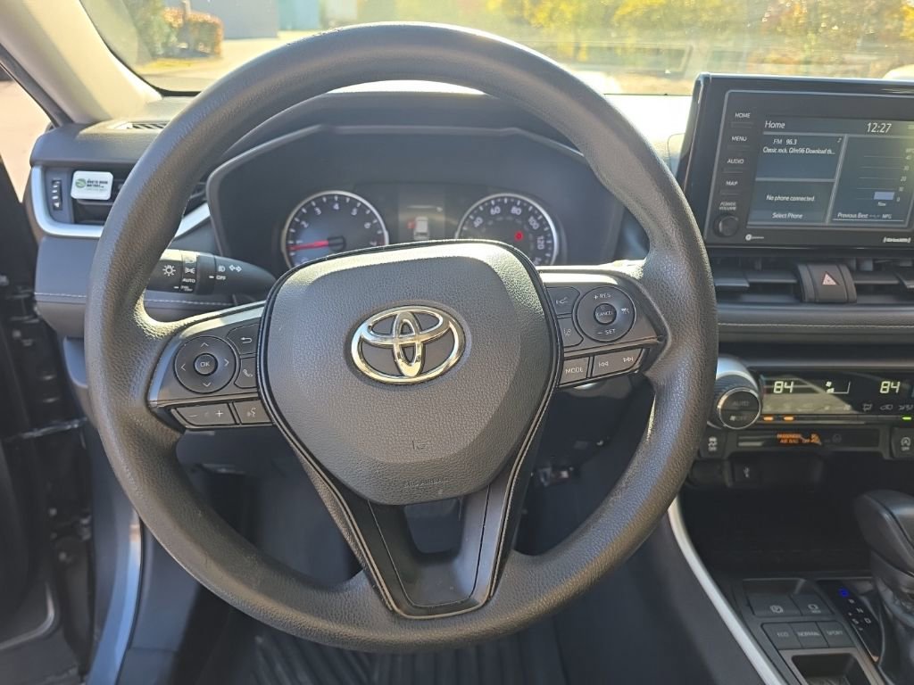 Used 2021 Toyota RAV4 XLE image 19