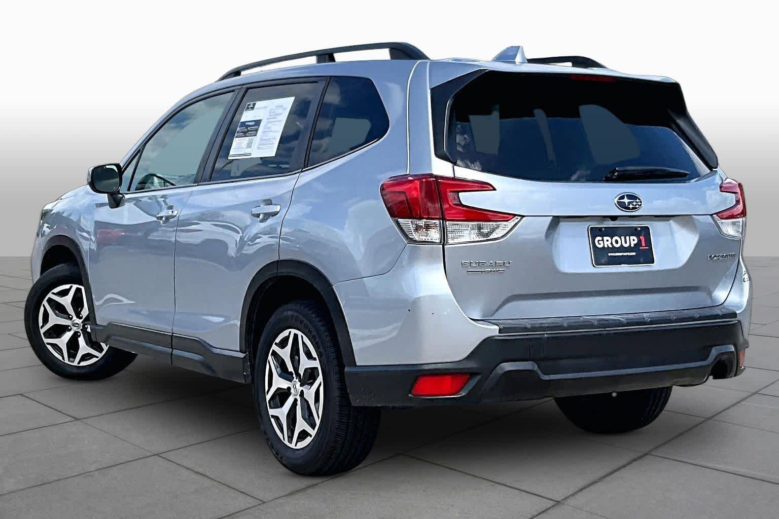 Used 2021 Subaru Forester Premium AWD/4WD image 11