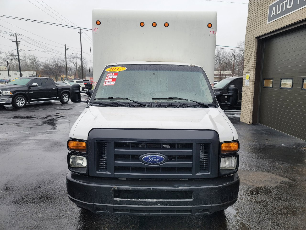 Used 2017 Ford E-350 and Econoline 350 Super Duty w/ Power Windows & Locks Group image 2