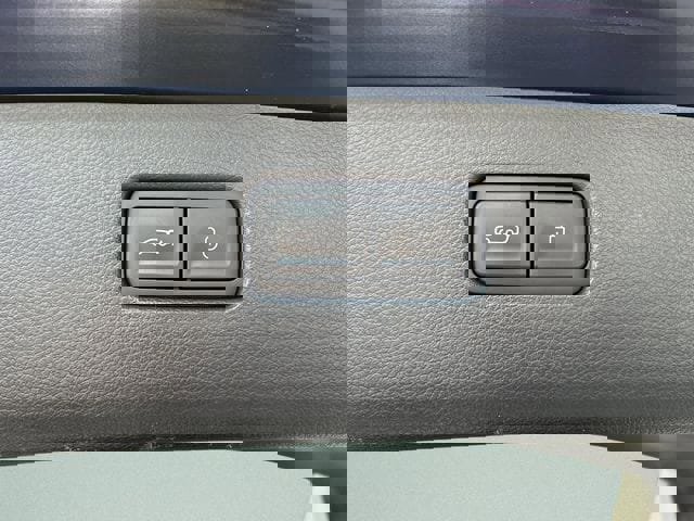 Used 2025 Genesis GV80 2.5T Standard image 16