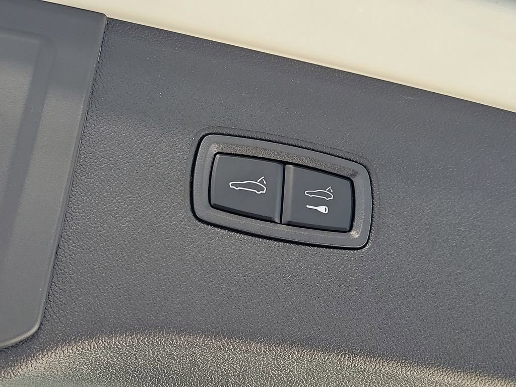New 2026 Porsche Cayenne image 18