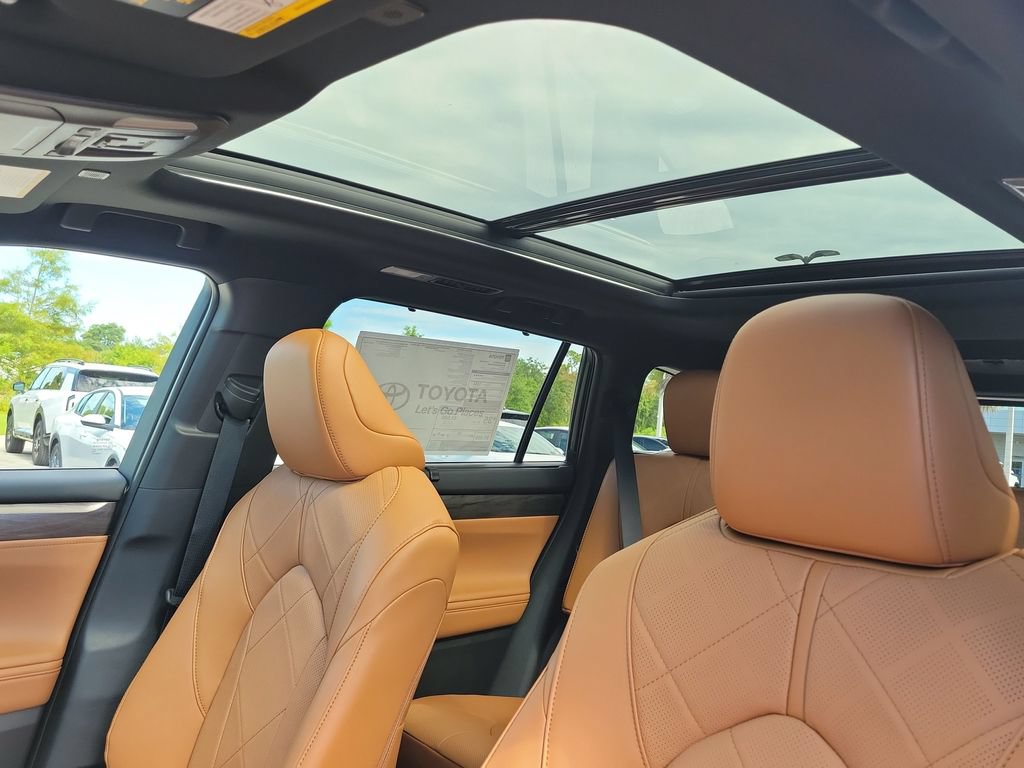 New 2026 Toyota Highlander Platinum AWD/4WD image 21