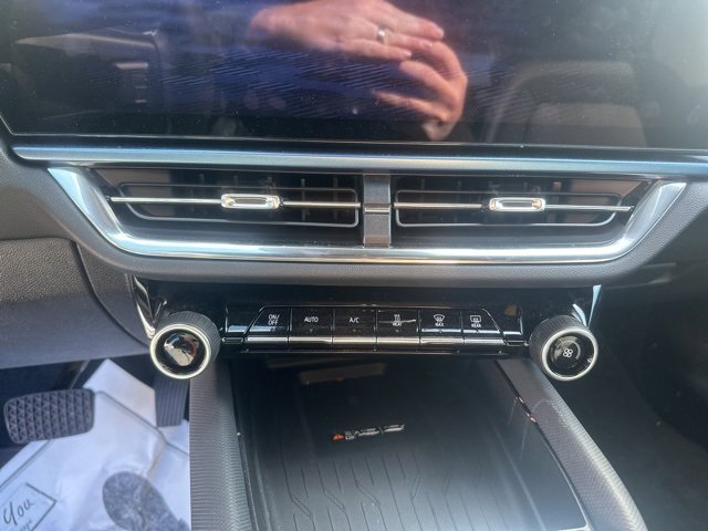 New 2026 Chevrolet Equinox EV LT image 25