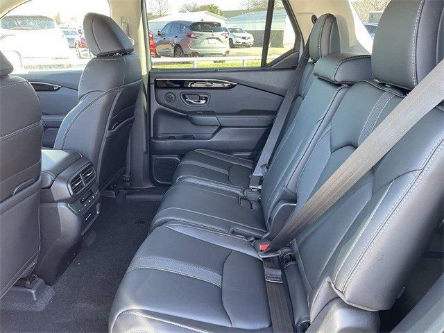Certified 2025 Honda Pilot Touring image 26