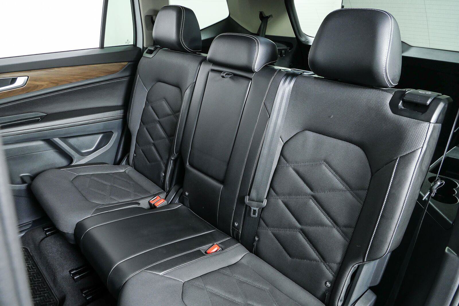 Used 2024 Volkswagen Atlas SE FWD image 17