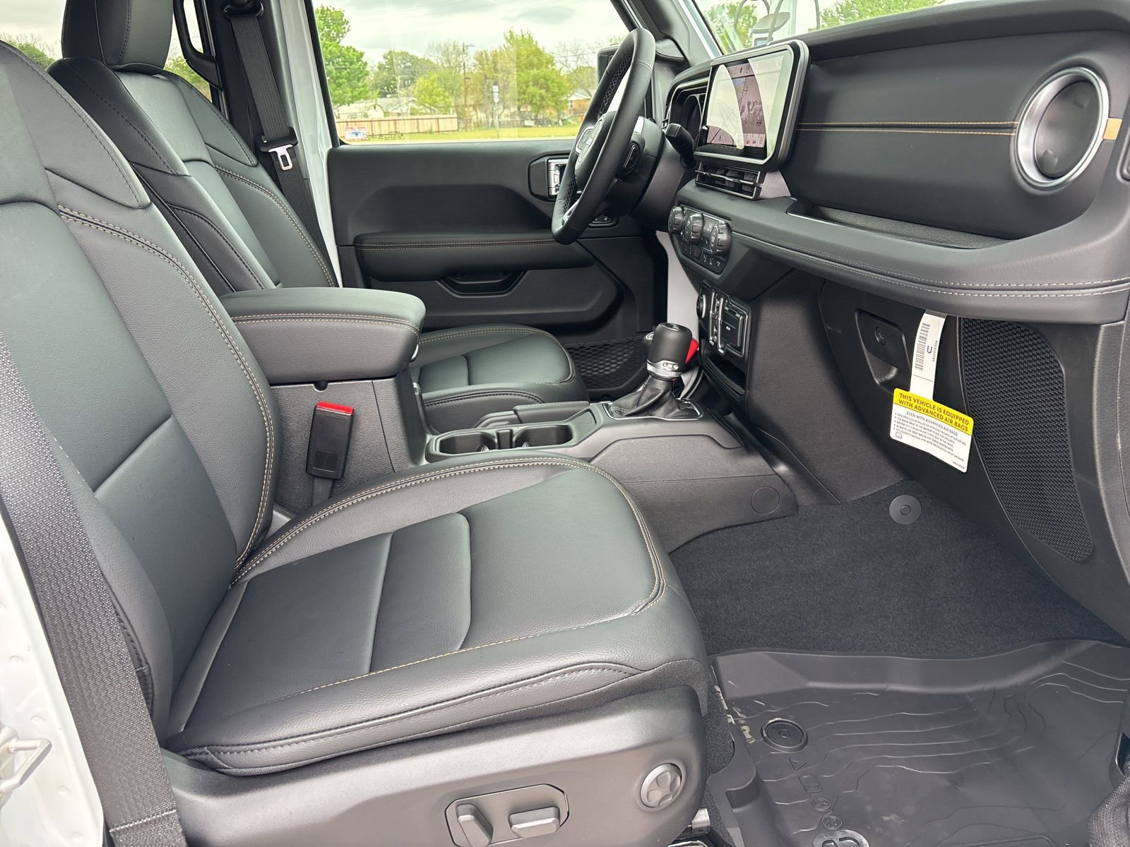 New 2026 Jeep Wrangler Unlimited Sahara AWD/4WD image 18