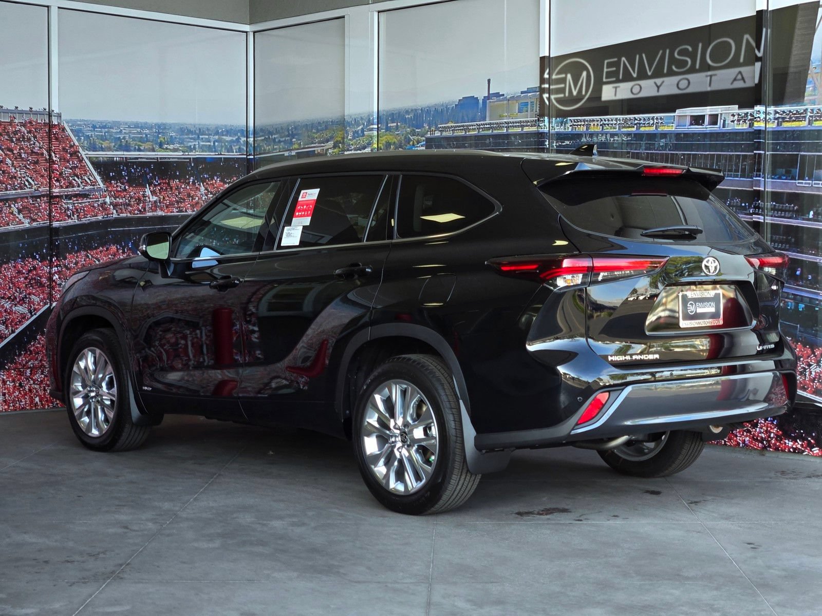 Certified 2026 Toyota Highlander Limited AWD/4WD image 6