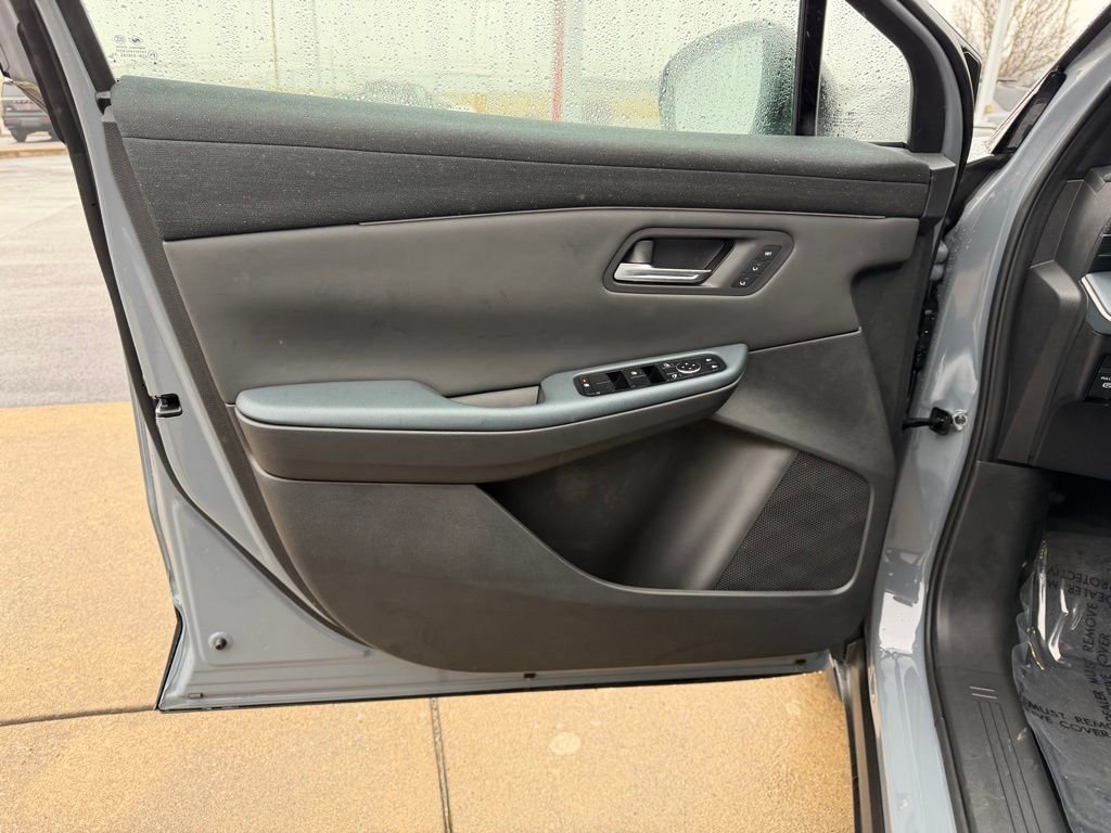 New 2026 Nissan Leaf Platinum+ w/ Cargo Package (Platinum+) FWD image 12