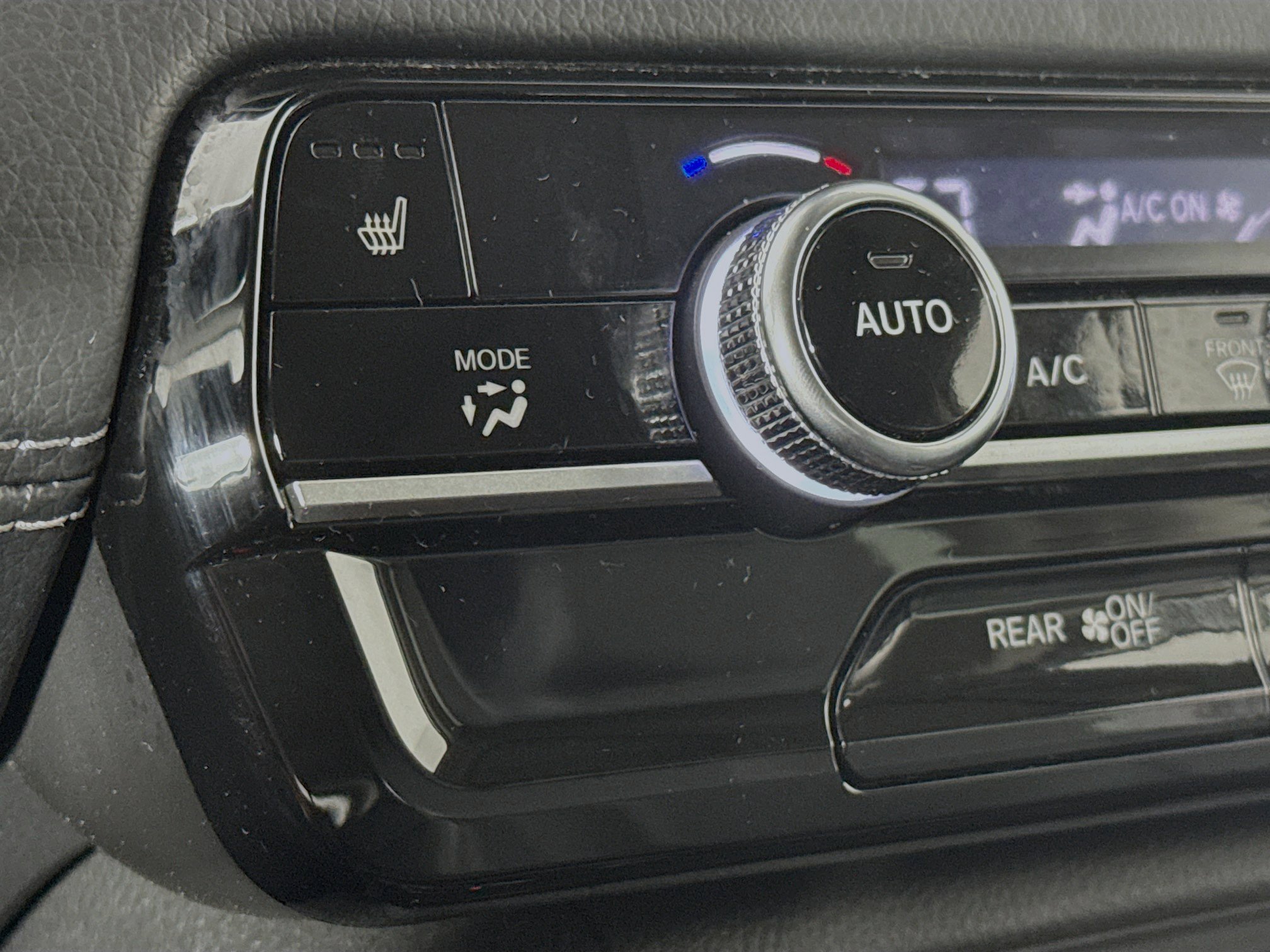 Certified 2023 Honda Pilot Touring image 21