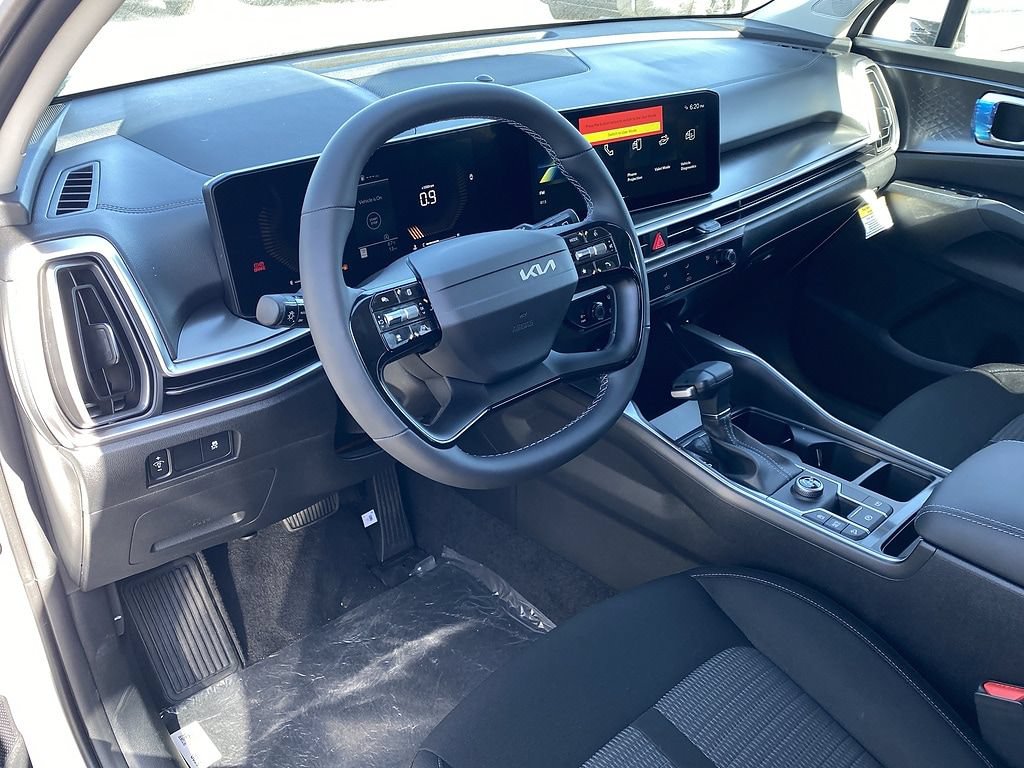 New 2026 Kia Sorento LX FWD image 13