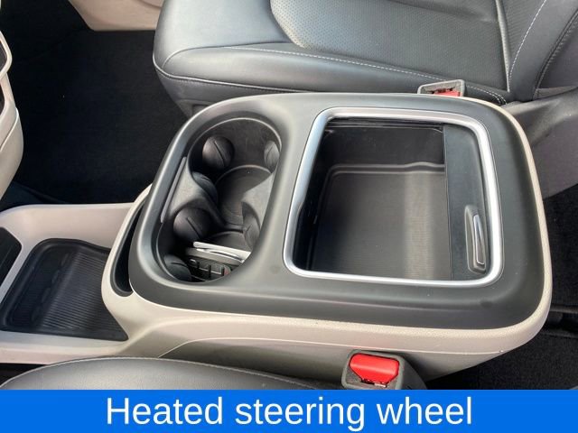 Used 2024 Chrysler Pacifica Touring-L image 14