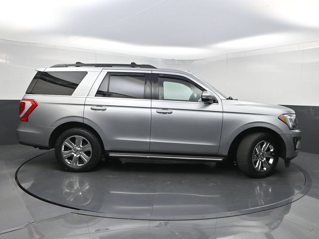 Used 2020 Ford Expedition XLT w/ Equipment Group 202A AWD/4WD image 43