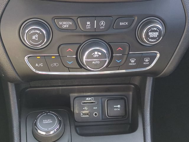 Used 2018 Jeep Cherokee Limited AWD/4WD image 24