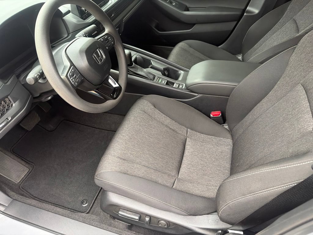 Used 2025 Honda Accord SE image 19