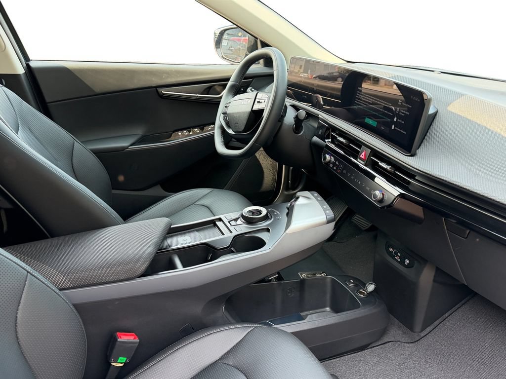 New 2026 Kia EV6 Wind RWD image 5
