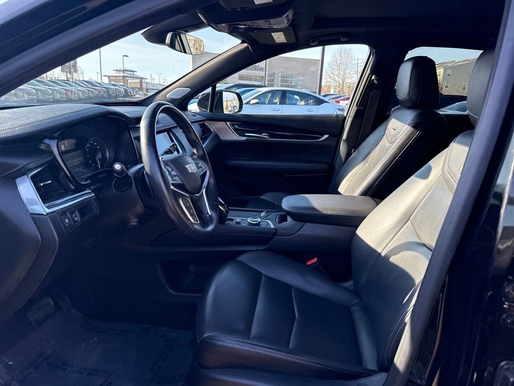 Certified 2024 Cadillac XT5 Premium Luxury AWD/4WD image 3