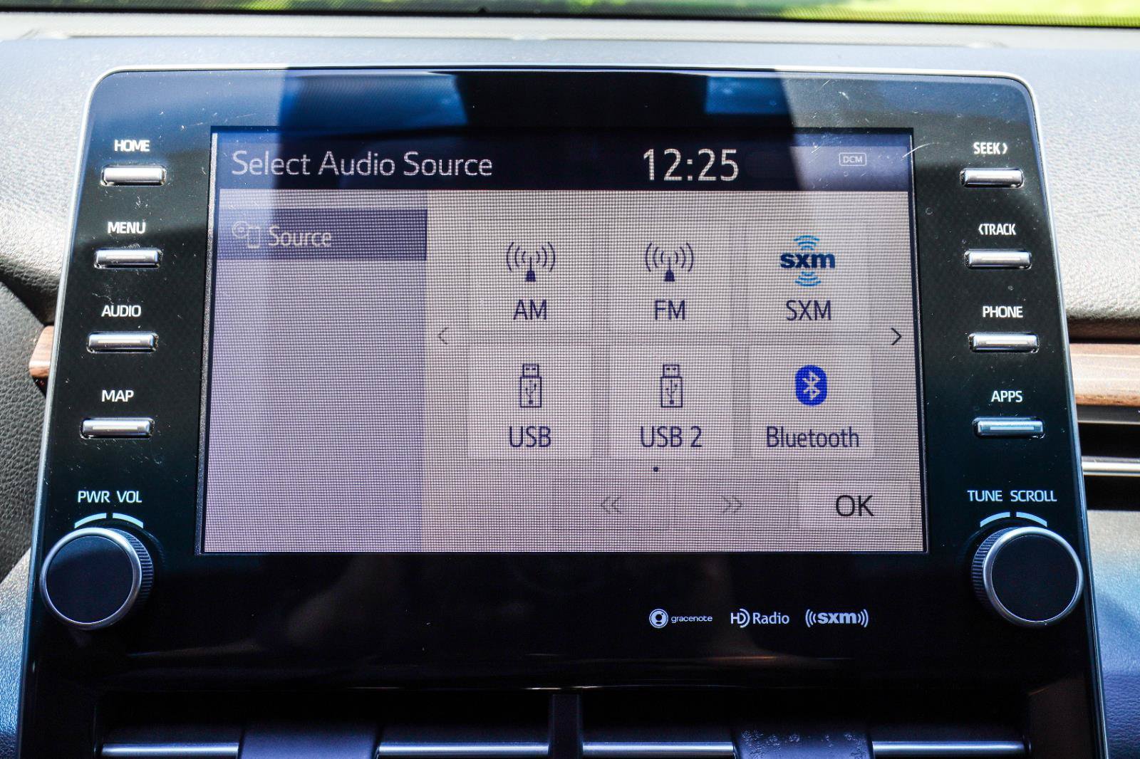 Used 2019 Toyota Avalon XLE w/ Moonroof Package FWD image 34
