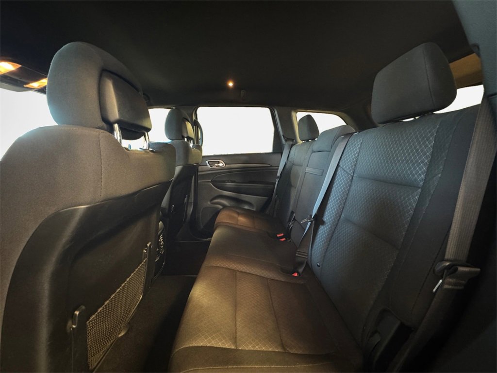 Used 2020 Jeep Grand Cherokee Laredo image 24