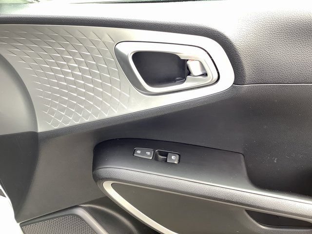Used 2024 Kia Soul LX w/ Option Group 015 FWD image 37