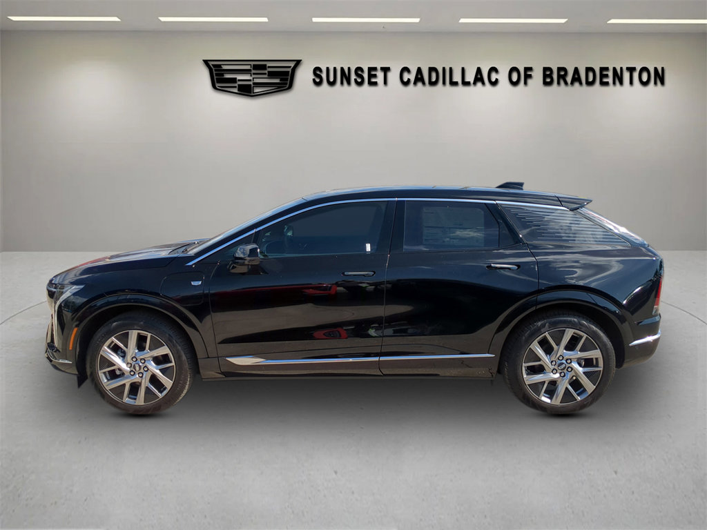 New 2025 Cadillac Optiq Luxury 2 image 7