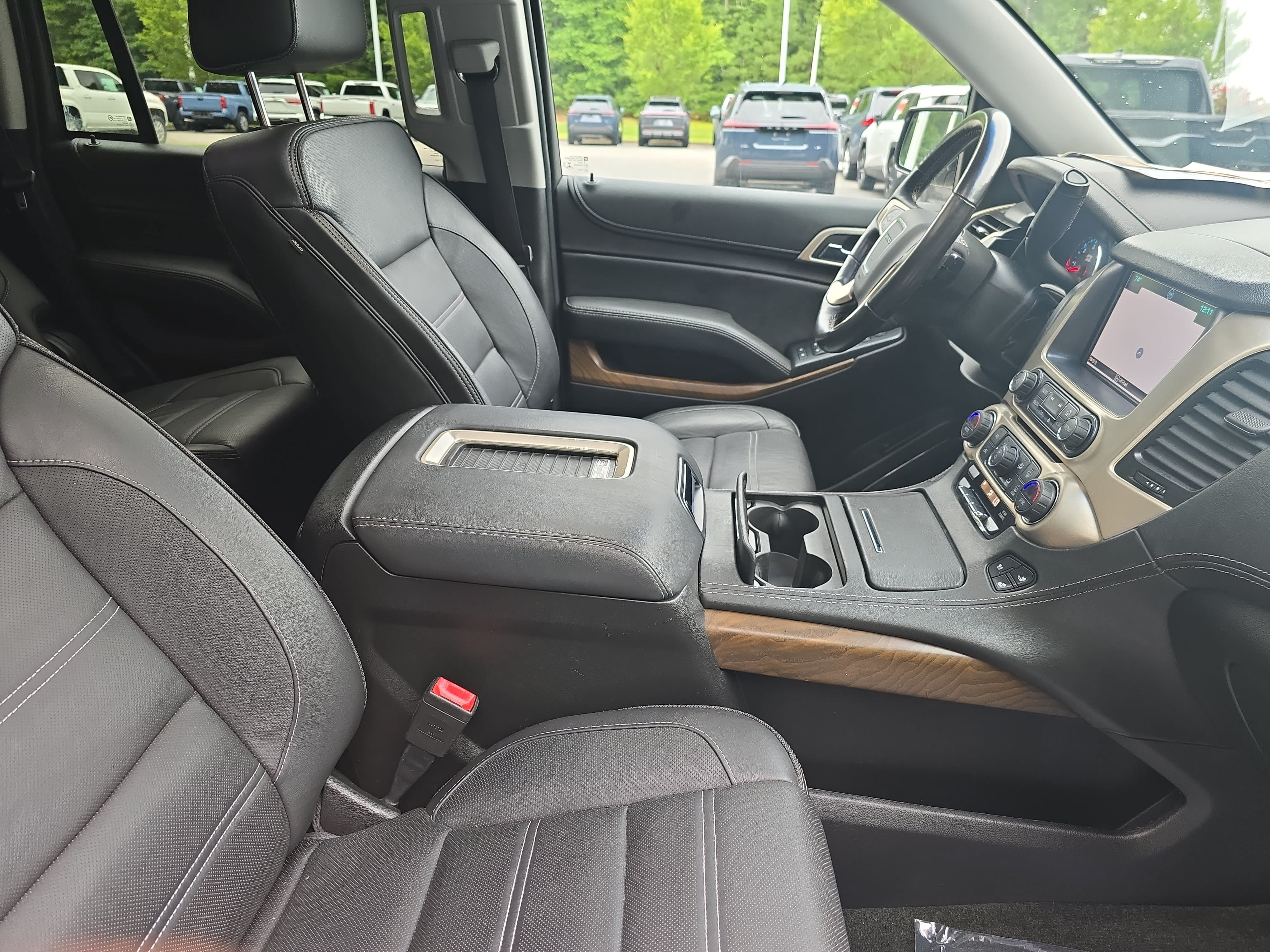 Used 2018 GMC Yukon Denali w/ Open Road Package AWD/4WD image 10